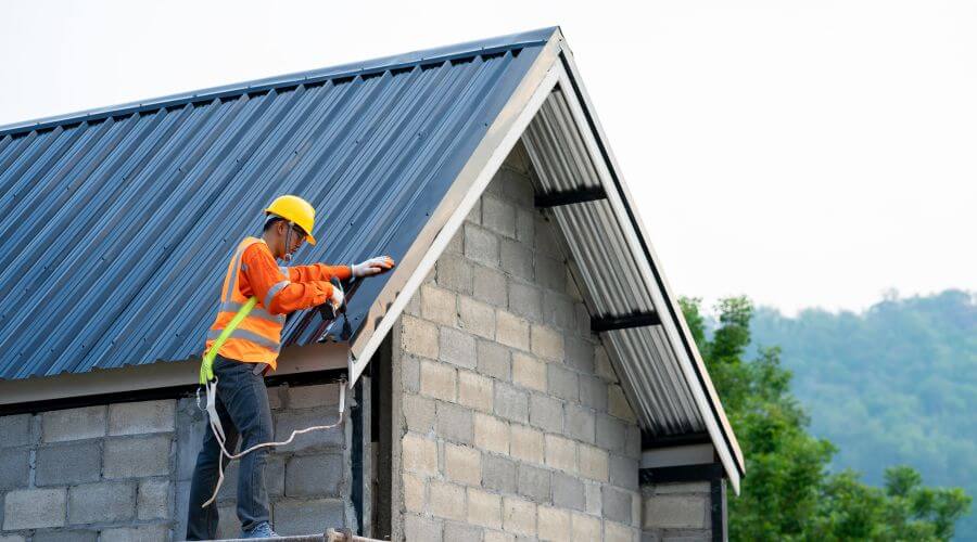 Expert Emergency Roof Repairs services in Livonia, MO